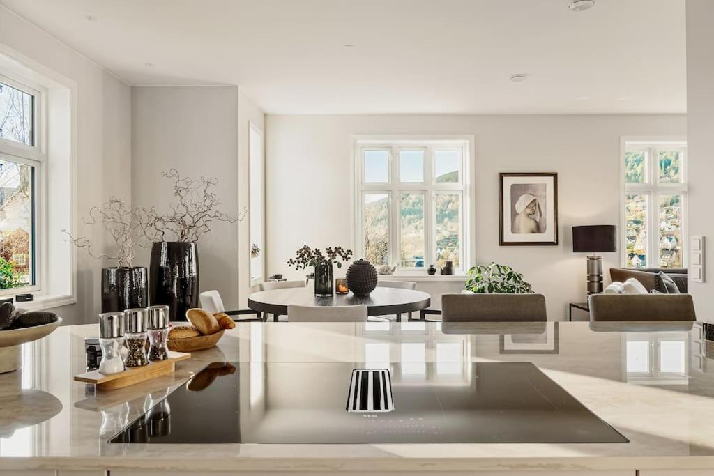 Bergen. Historic Luxury Near The Centre Pousada